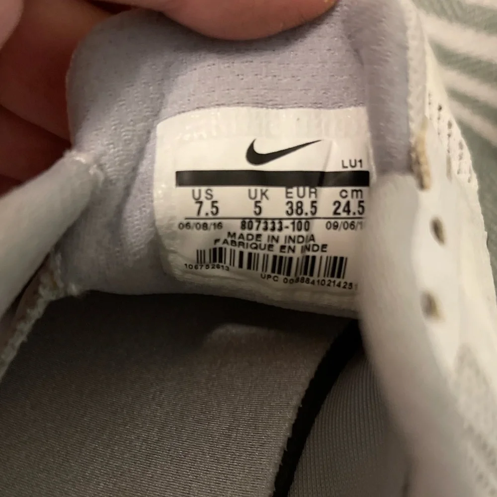 Nike In Season TR 5 White Shoes Size‎ 7.5